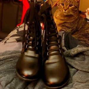 Love leather boots size 71/2